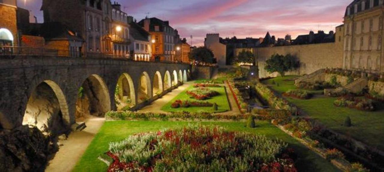 Kyriad Prestige Vannes Centre-Palais Des Arts Ngoại thất bức ảnh